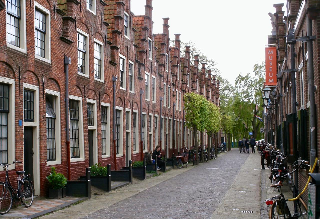 Bed & Breakfast Tegenover De Molen 哈莱姆 外观 照片
